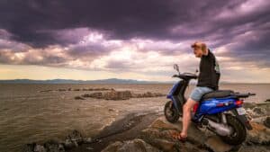 découvrez notre sélection de scooters abordables qui allient qualité, performance et style. idéaux pour vos trajets quotidiens, ces scooters vous offriront une liberté de déplacement à petit prix.