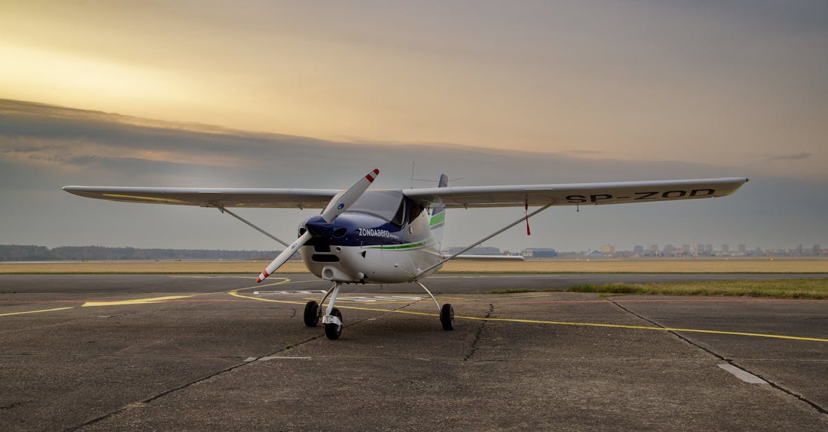 découvrez tout ce qu'il faut savoir sur l'enregistrement d'aéronefs : processus, exigences, et implications juridiques pour une aviation en toute conformité.