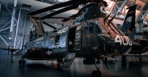 découvrez l'emoji avion : symbole parfait pour représenter les voyages, les vols et l'aventure dans vos messages et publications.