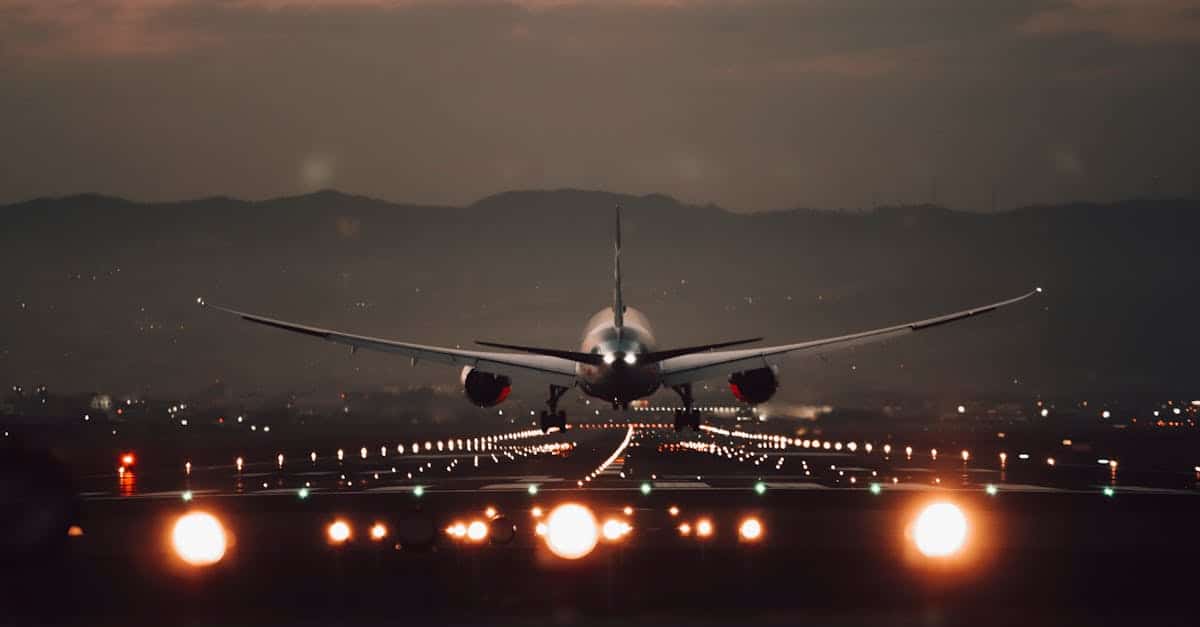 découvrez l'excitation et la puissance d'un décollage d'avion. plongez dans les mécaniques fascinantes qui propulsent un avion dans les cieux, et vivez l'adrénaline de ce moment clé du voyage aérien.