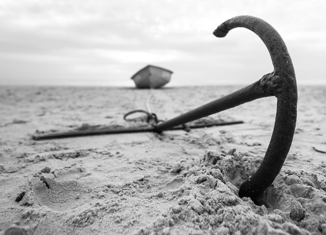 découvrez l'univers fascinant des ancres avec notre article qui explore leur histoire, leur importance en navigation, et comment elles ont évolué au fil du temps. plongez dans la recherche des différents types d'ancres et leur utilisation dans divers contextes maritimes.