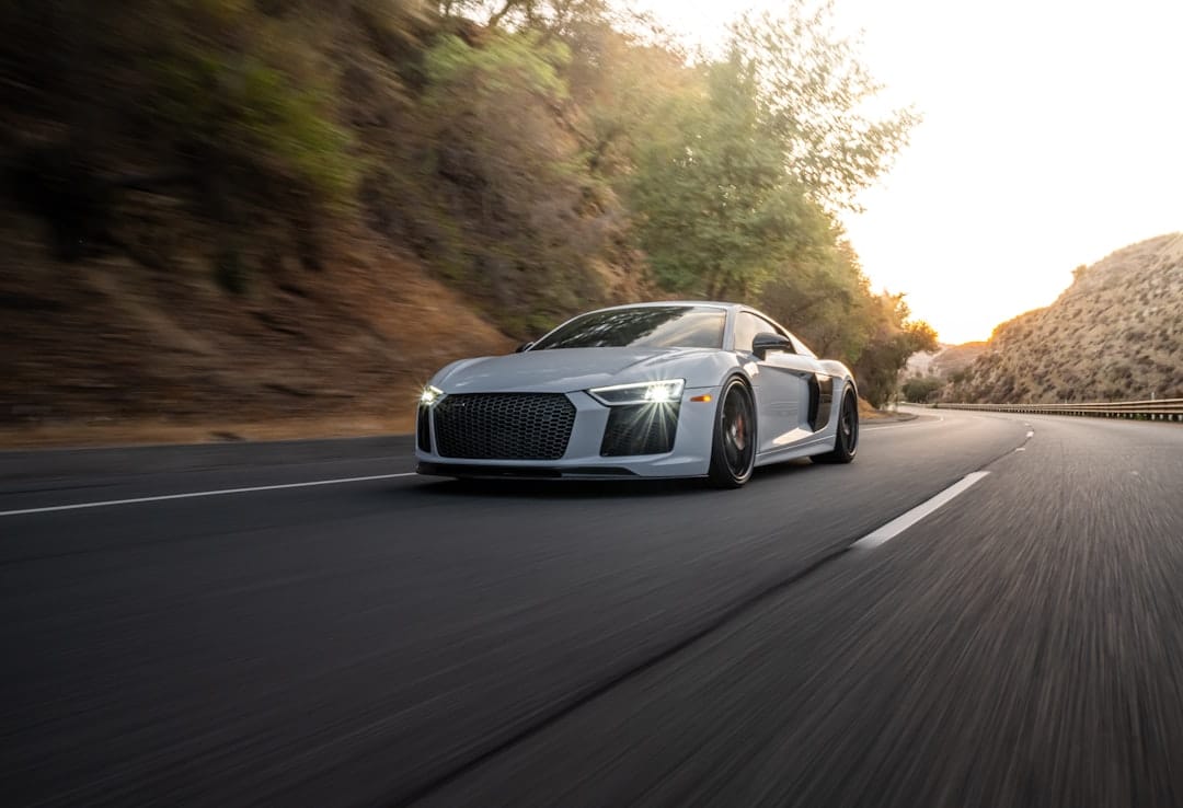 découvrez l'univers d'audi, symbole d'élégance et de performance. explorez nos modèles innovants alliant technologie de pointe, design raffiné et conduite dynamique. rejoignez la communauté des passionnés d'audi et vivez l'expérience de la route comme jamais auparavant.