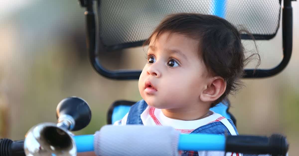 découvrez notre sélection de vélos pour bébés, parfaits pour les premiers tours de roues de votre enfant en toute sécurité et avec style.