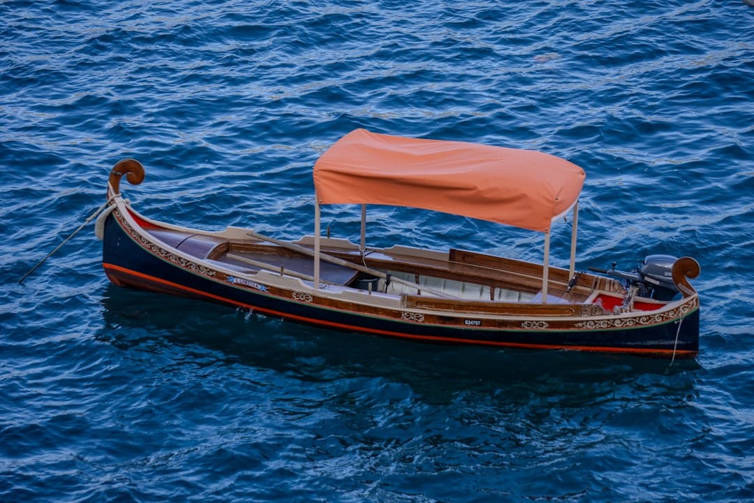 découvrez les bateaux bénéteau, synonymes de performance, confort et innovation pour vos aventures nautiques.