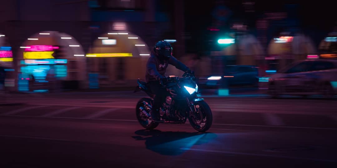 découvrez les meilleurs clignotants led pour moto : visibilité accrue, design moderne et haute durabilité pour une sécurité optimale sur la route.