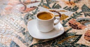 découvrez l'origine de la bicyclette, son histoire fascinante et son évolution à travers le temps.