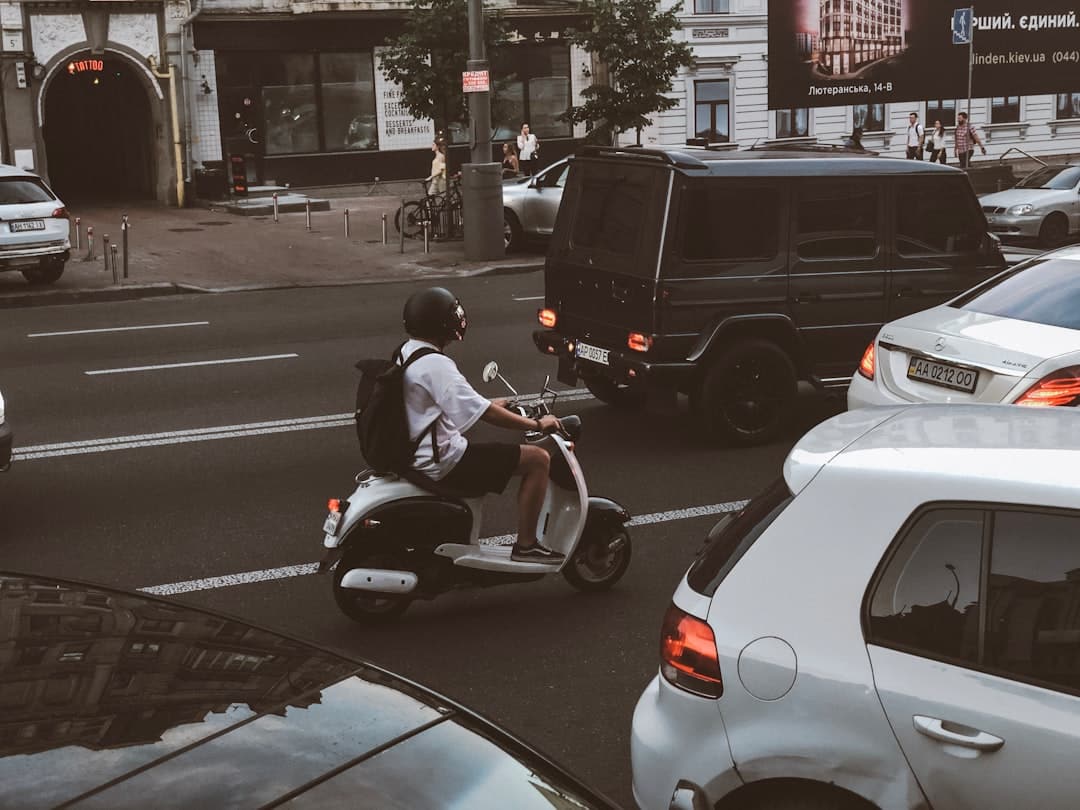 découvrez les scooters blunt, alliant performance et style pour des aventures urbaines inoubliables. parfaits pour les riders de tous niveaux, ces scooters vous offriront une expérience de glisse unique et fluide. explorez notre gamme dès maintenant !
