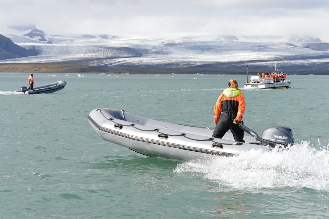 découvrez notre vaste sélection de moteurs de bateau, conçus pour offrir performance et fiabilité sur l'eau. que vous soyez un passionné de navigation ou un professionnel, trouvez le moteur idéal pour votre bateau et optimisez vos aventures nautiques.