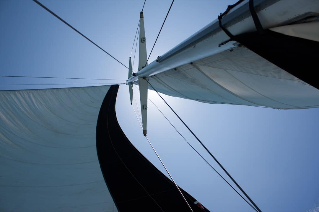 découvrez notre vaste sélection de moteurs pour bateaux, conçus pour offrir performance et fiabilité. que vous soyez amateur de plaisance ou marin expérimenté, trouvez le moteur idéal pour votre bateau et naviguez en toute sérénité.