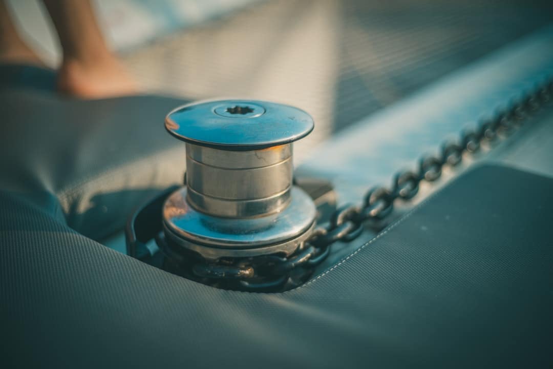 découvrez notre sélection d'accessoires pour bateaux de haute qualité, conçus pour améliorer la sécurité, le confort et la performance de votre navigation.