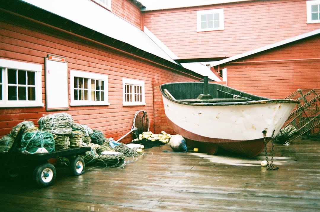 protégez votre bateau avec une assurance adaptée à vos besoins. comparez les meilleures offres d'assurance bateau pour naviguer en toute tranquillité, que vous soyez plaisancier ou propriétaire.
