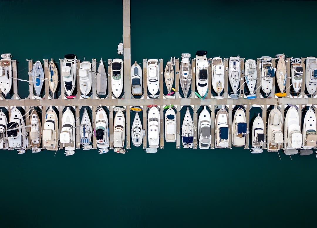 découvrez notre sélection de bateaux à vendre, des modèles neufs et d'occasion, adaptés à toutes vos aventures nautiques. trouvez le bateau idéal dès aujourd'hui !