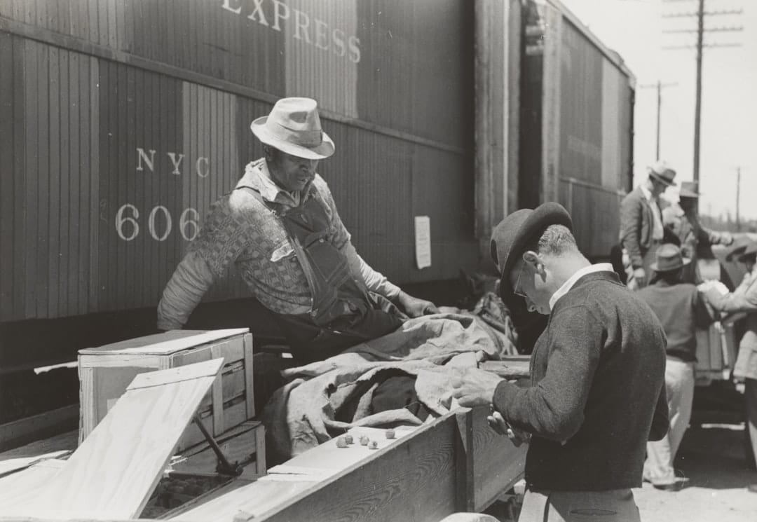 réservez vos billets de train en quelques clics ! découvrez nos offres avantageuses, choisissez votre trajet et partez à l'aventure en toute simplicité. profitez d'un voyage confortable et rapide grâce à notre plateforme de réservation en ligne.