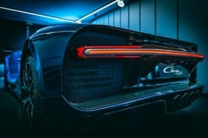découvrez l'univers prestigieux de bugatti, marque emblématique de voitures de luxe alliant performance exceptionnelle et design exquis. explorez nos modèles légendaires et plongez dans la passion de l'automobile haut de gamme.