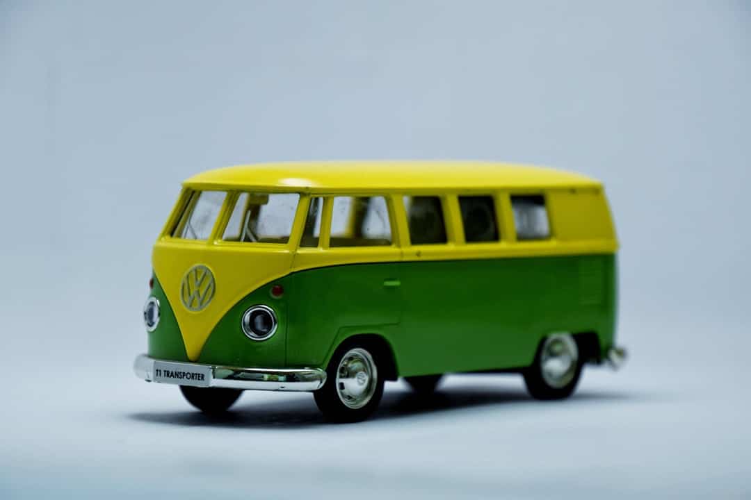 découvrez le quotidien et les défis d'un chauffeur de bus, un métier essentiel qui assure un transport sûr et efficace. apprenez-en plus sur les compétences requises, les responsabilités et les perspectives de carrière dans ce secteur dynamique.