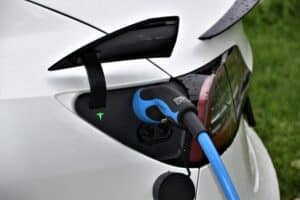 découvrez notre chargeur de batterie pour voiture, un indispensable pour prolonger la durée de vie de votre batterie et éviter les pannes inattendues. compact et facile à utiliser, il garantit une recharge rapide et efficace. idéal pour tous les conducteurs, ce chargeur est un accessoire pratique à avoir dans votre véhicule.