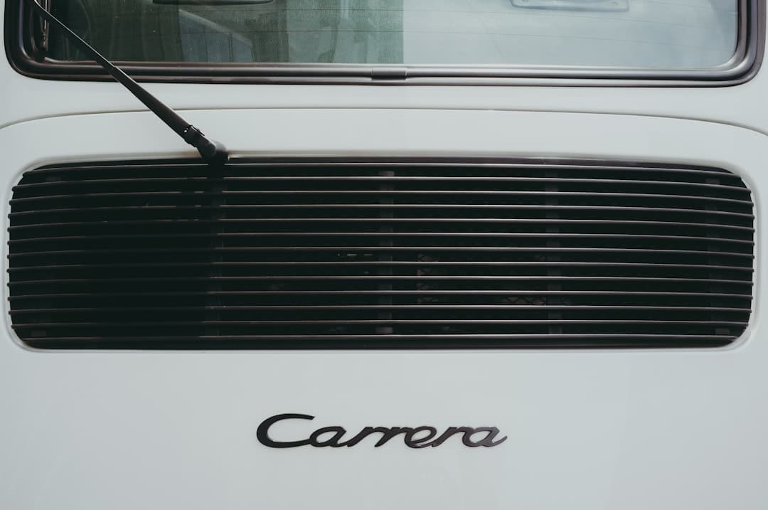 découvrez notre gamme de housses de protection pour voiture, conçues pour préserver votre véhicule des intempéries, de la poussière et des rayures. offrez à votre voiture une protection optimale tout en ajoutant une touche de style.