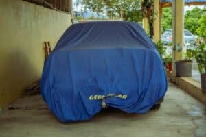 protégez votre véhicule avec nos housses de protection de haute qualité. idéales pour tous types de voitures, nos car covers offrent une protection contre les intempéries, la poussière et les rayures. découvrez le modèle qui convient le mieux à votre véhicule et préservez son éclat !