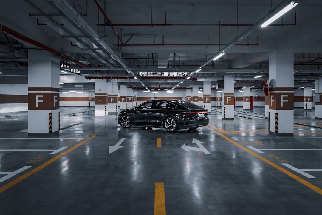 découvrez notre modèle de contrat de vente de voiture, un document essentiel pour formaliser la transaction entre le vendeur et l'acheteur. garantissez la sécurité de votre vente avec toutes les informations nécessaires sur le véhicule, les parties impliquées et les conditions de vente.