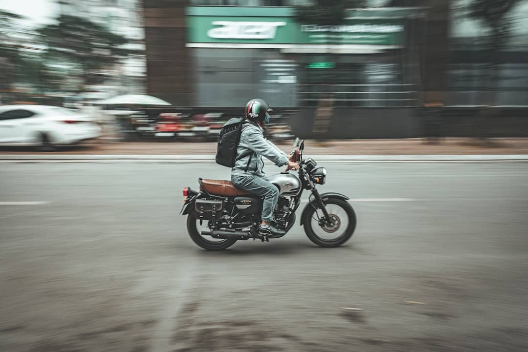 découvrez cc motorcycle, votre destination incontournable pour des motos de qualité, des accessoires tendance et des conseils d'experts. rejoignez la communauté des passionnés de moto et profitez de nos services personnalisés pour vivre pleinement votre passion sur deux roues.