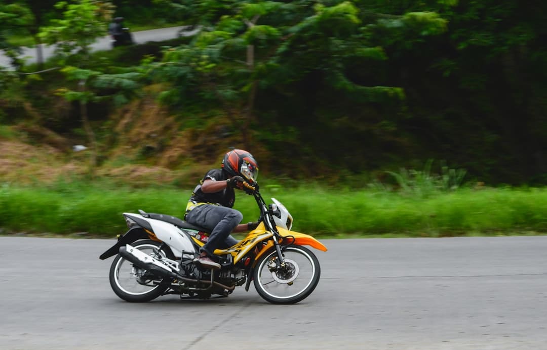 découvrez l'univers des motos cc, une passion pour la conduite et la liberté sur deux roues. explorez nos conseils, modèles et accessoires pour profiter pleinement de votre expérience motocycliste.