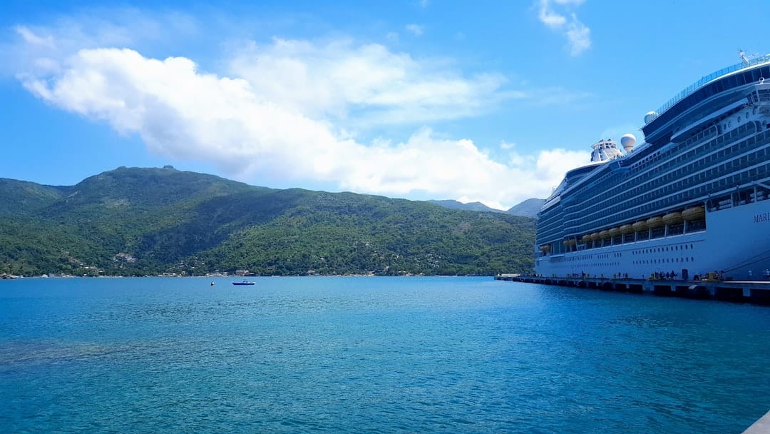 découvrez les avantages d'une croisière : des paysages époustouflants, un service attentionné, des activités variées et une expérience tout compris qui vous permet de vous détendre et d'explorer plusieurs destinations en un seul voyage.