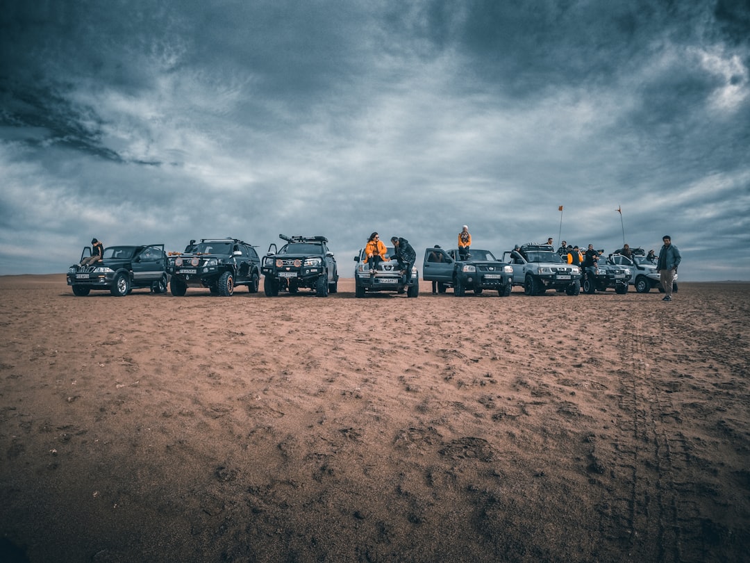 découvrez notre sélection de camions en métal die-cast, alliant qualité et détails réalistes. parfaits pour les collectionneurs et les passionnés de modélisme, ces véhicules miniatures raviront les amateurs de tous âges.