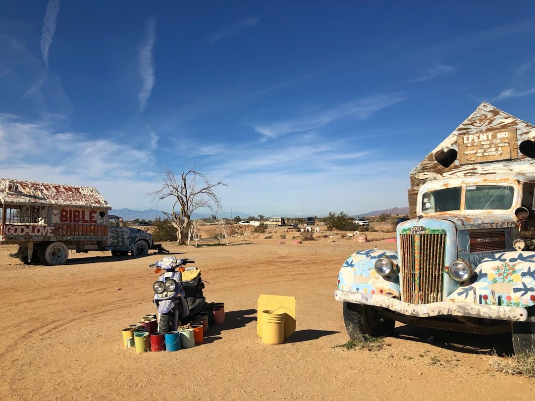location de camion-benne fiable et abordable pour vos travaux de chantier. louez un camion-benne adapté à vos besoins dès aujourd'hui.