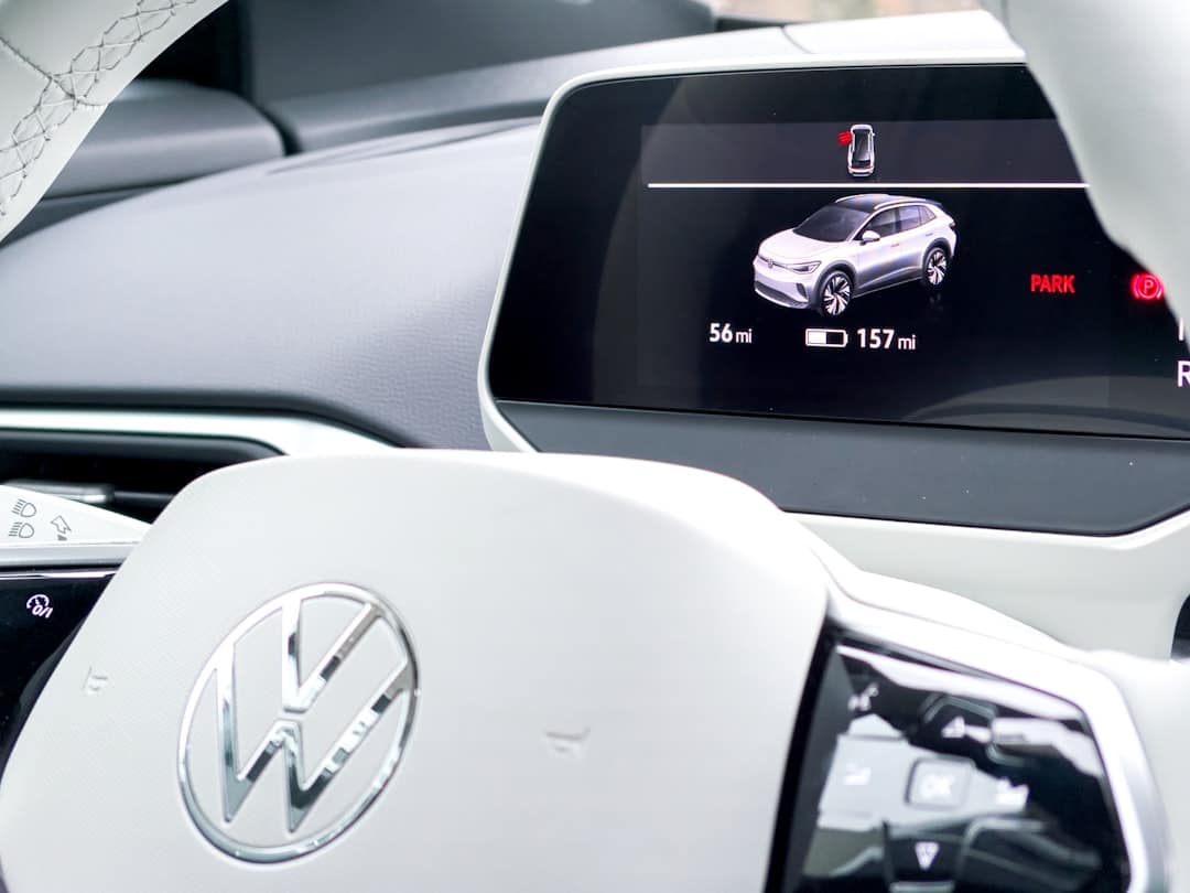 découvrez l'avenir de la mobilité avec notre guide sur les voitures électriques. apprenez-en plus sur leurs avantages, leur efficacité énergétique et comment elles contribuent à un mode de vie durable.