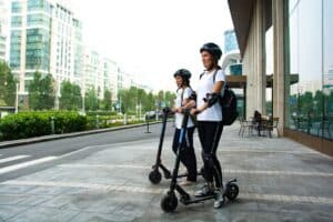 découvrez notre large sélection de trottinettes électriques, alliant performance, style et confort. offrez-vous une mobilité durable et pratique pour vos déplacements quotidiens. explorez des modèles adaptés à tous les besoins et profitez d'une conduite fluide et agréable.