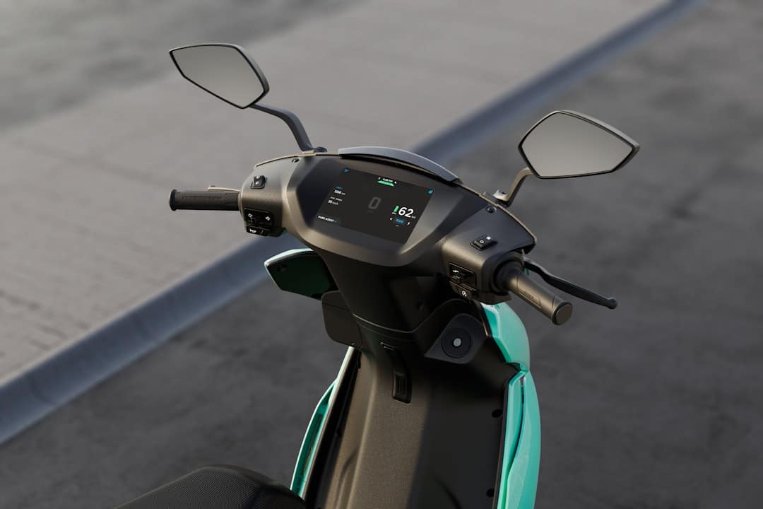 découvrez les scooters électriques, une solution de mobilité écologique et pratique pour vos déplacements quotidiens. profitez d'une conduite silencieuse, d'une autonomie accrue et d'un design moderne qui s'adapte à votre style de vie.