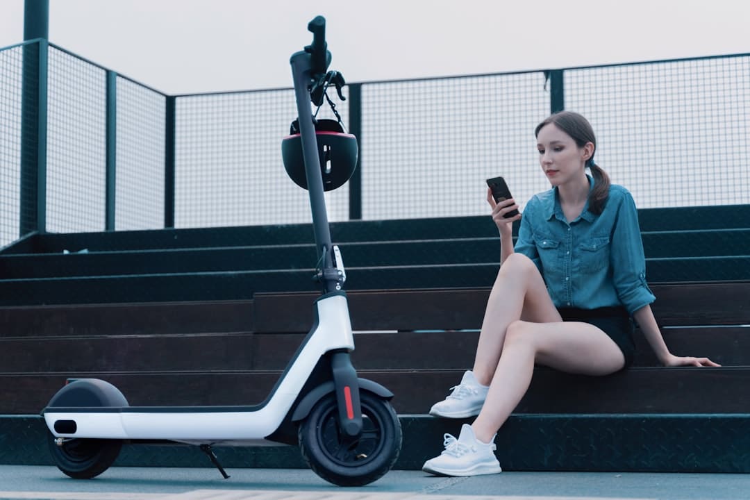 découvrez notre sélection de scooters électriques : une option pratique et écologique pour vos déplacements urbains. profitez d'une conduite silencieuse et sans effort, tout en contribuant à la préservation de l'environnement. explorez les modèles variés adaptés à tous les besoins !