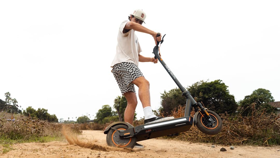 découvrez notre sélection de pneus pour trottinettes électriques, conçus pour offrir performance, sécurité et confort. que vous soyez en milieu urbain ou sur des terrains variés, trouvez le pneu idéal pour améliorer votre expérience de conduite.