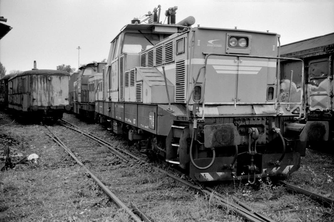 découvrez tout ce qu’il faut savoir sur les trains électriques : fonctionnement, avantages écologiques, innovations et conseils pour choisir le meilleur modèle adapté à vos besoins.