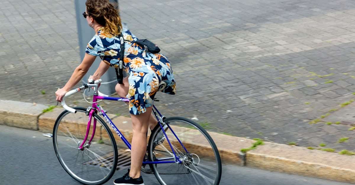 découvrez le vélo elliptique, un appareil de fitness complet permettant de brûler des calories, renforcer les muscles et améliorer votre condition physique à la maison. adapté à tous les niveaux, il offre un entraînement efficace et sans impact sur les articulations.