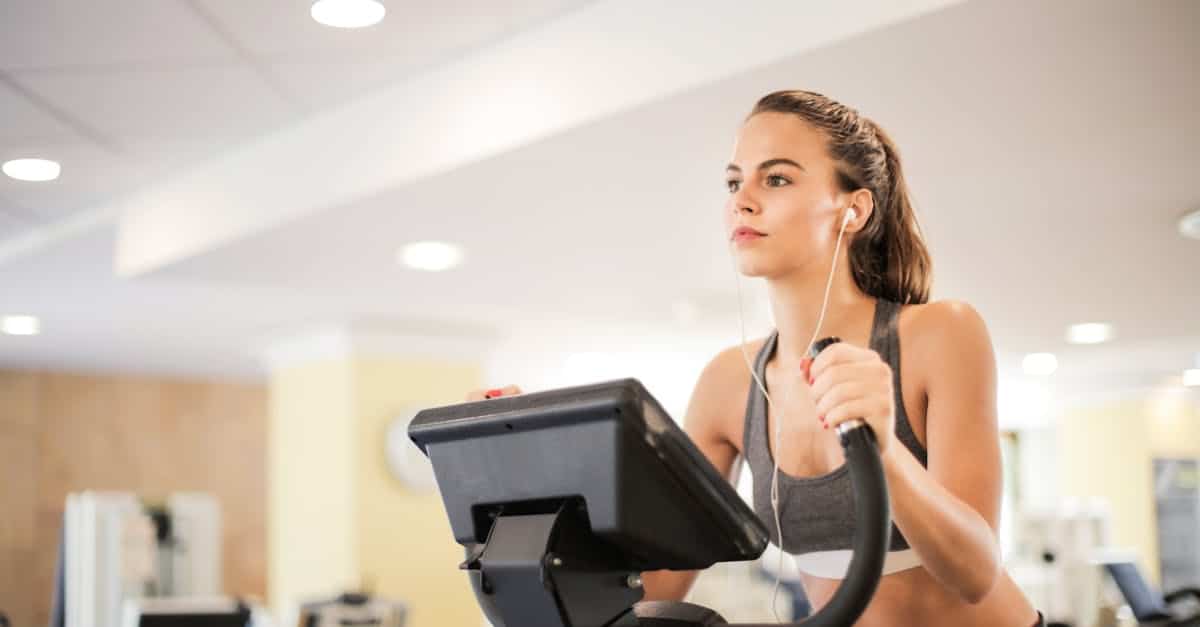 découvrez le vélo elliptique domyos, alliant performance et confort pour un entraînement complet à domicile. parfait pour améliorer votre cardio et tonifier votre corps.