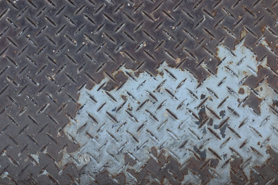 tapis écologique pour moto, durable et respectueux de l'environnement, idéal pour protéger vos sols tout en réduisant votre empreinte carbone.