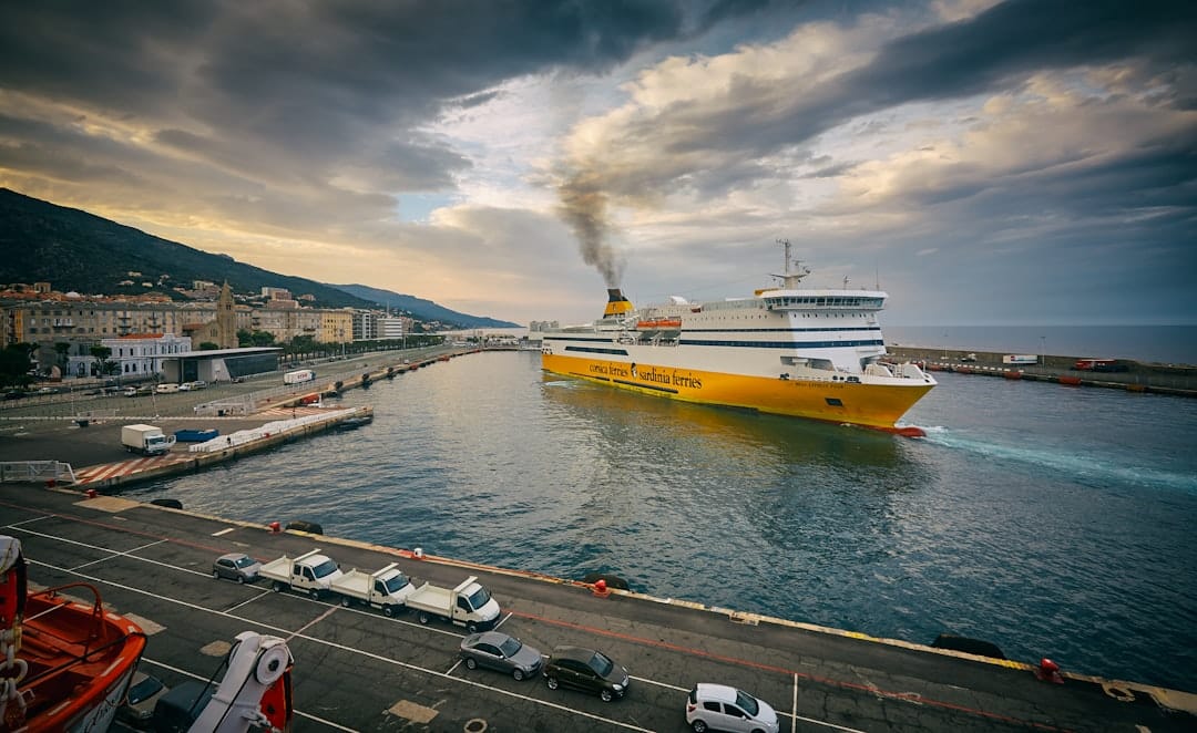 réservez votre voyage en ferry facilement ! comparez les itinéraires, horaires et prix des ferries pour traverser la mer en toute sérénité, que ce soit pour une escapade ou vos vacances.