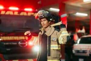 découvrez l'univers captivant de fireman sam, le héros des pompiers qui enseigne aux enfants l'importance de l'entraide et de la sécurité. rejoignez sam et ses amis à pontypandy pour des aventures passionnantes et éducatives, où chaque épisode aborde des valeurs essentielles tout en divertissant les jeunes spectateurs.