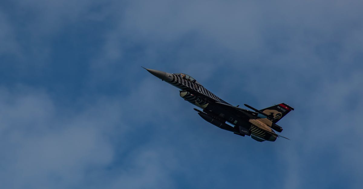 découvrez notre comparateur de vols efficace et pratique pour trouver les meilleures offres de billets d'avion. comparez les prix des différentes compagnies aériennes et dénichez le vol qui correspond à vos besoins et à votre budget en quelques clics.