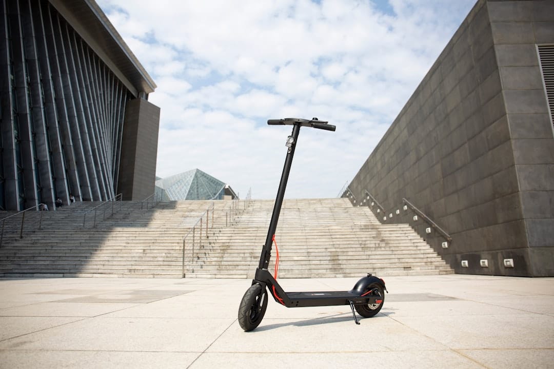 découvrez notre scooter pliable, idéal pour vos déplacements urbains. léger, compact et facile à transporter, il combine praticité et performance pour une mobilité optimale.