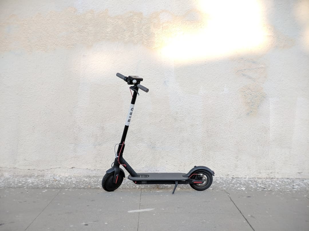 découvrez tout sur le freestyle scooter : astuces, figures incontournables, choix de trottinettes, et conseils pour débutants et riders confirmés. maîtrisez l'art de la glisse urbaine !