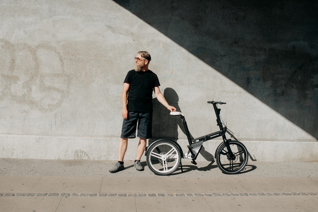 découvrez notre large sélection de roues pour freestyle scooter, conçues pour offrir performance et durabilité. améliorez votre expérience de glisse avec des modèles adaptés à tous les styles et niveaux de pratique. roues légères, résistantes et esthétiques pour des tricks toujours plus impressionnants !