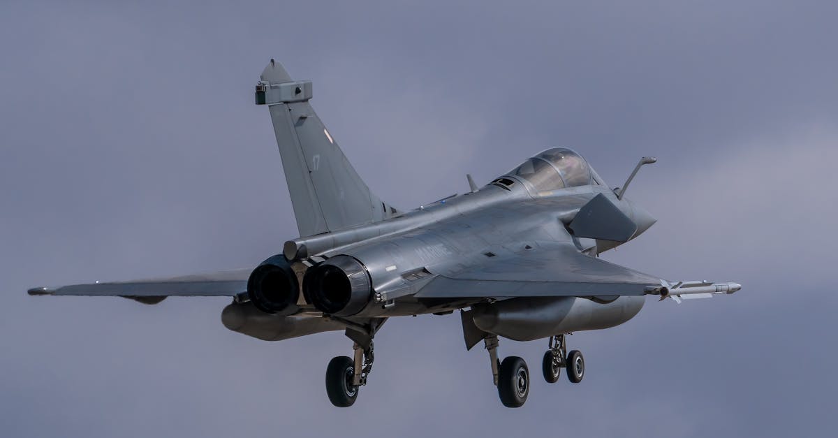 découvrez l'histoire et les spécificités du porte-avions français, un symbole majeur de la puissance navale de la france.