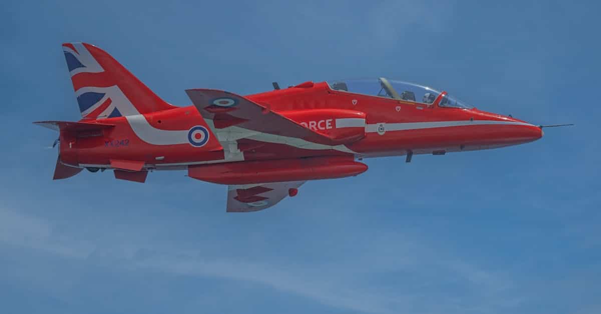 découvrez l'univers fascinant des avions militaires français, de leur histoire riche à leurs innovations technologiques. explorez les différents modèles et leurs rôles stratégiques dans la défense nationale.