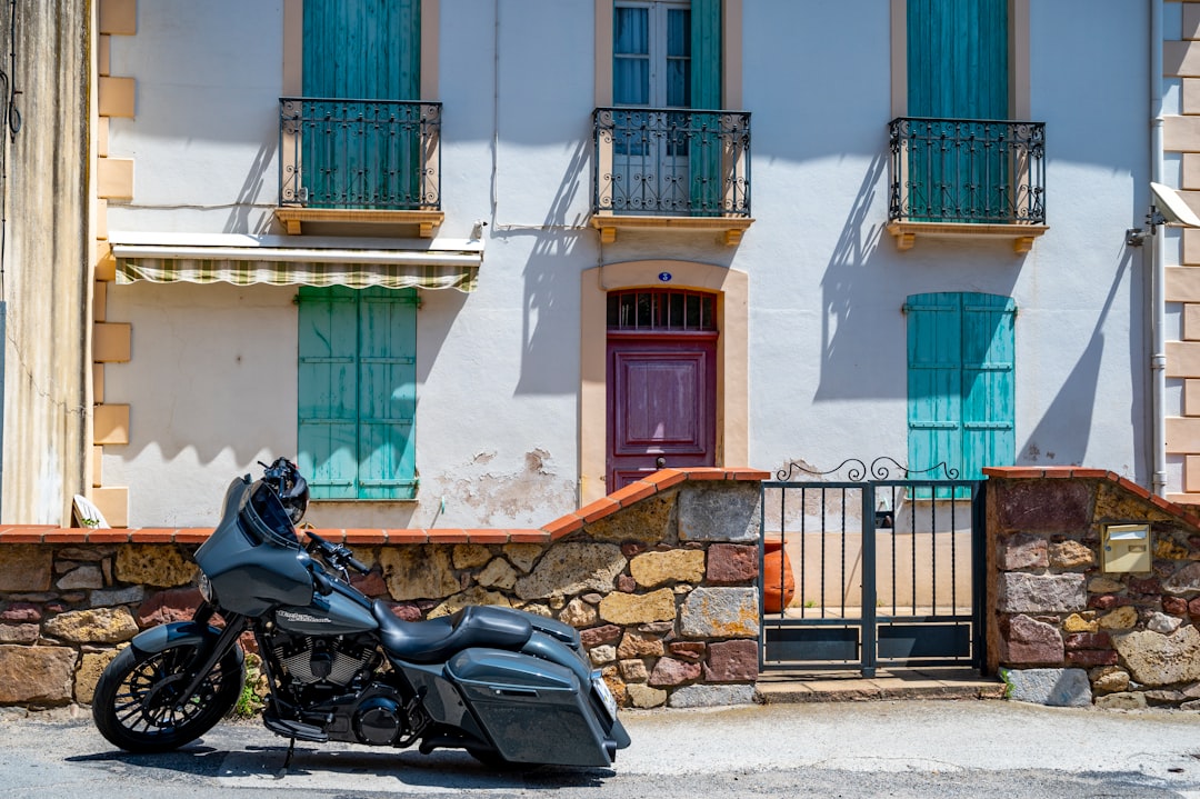 découvrez l'univers fascinant des motos françaises : des modèles emblématiques aux nouveautés innovantes, explorez la passion et le savoir-faire qui font la renommée des deux-roues en france.