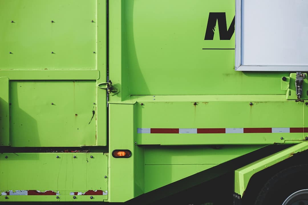découvrez tout sur les camions de collecte des déchets, leur fonctionnement, leur impact sur l'environnement et leur rôle essentiel dans le maintien de la propreté urbaine.