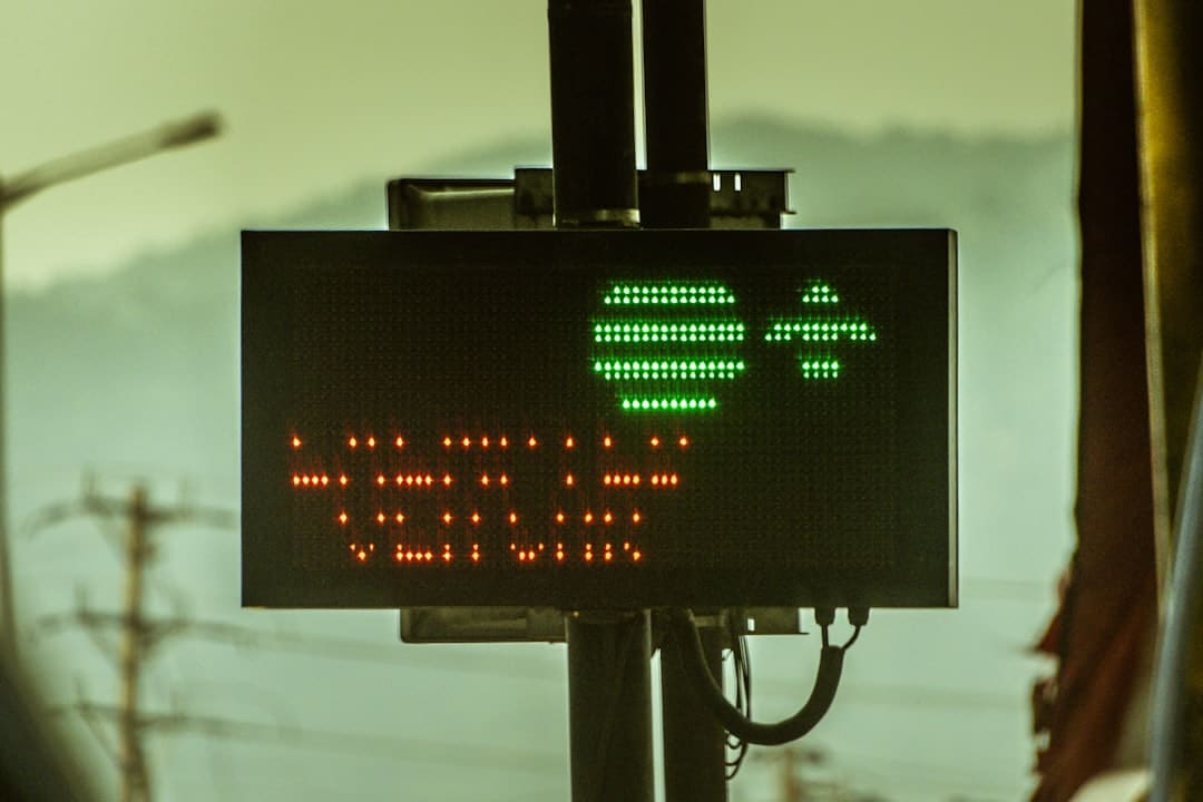 découvrez notre gps tracker : localisez facilement vos véhicules, objets ou proches en temps réel. suivi précis, alertes instantanées et sécurité garantie. idéal pour particuliers et professionnels.