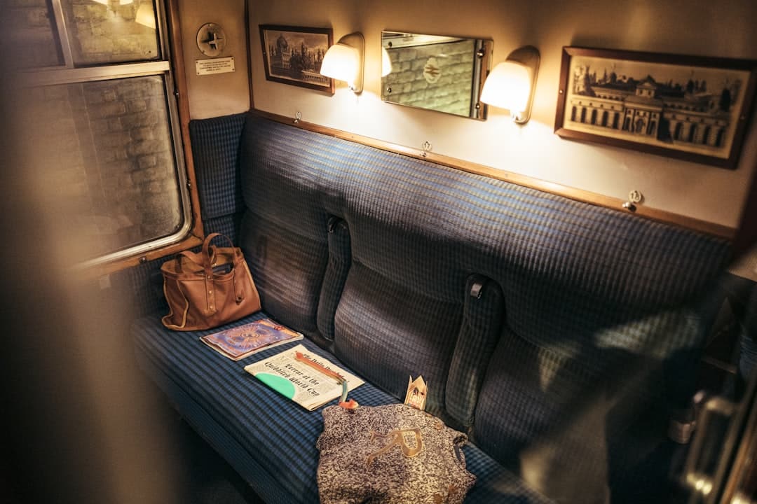découvrez le monde magique du hogwarts express, le train emblématique qui relie le monde des sorciers à l'école de sorcellerie de poudlard. plongez dans l'univers de harry potter et vivez une aventure inoubliable à bord de ce train légendaire.