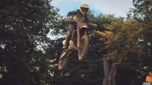découvrez l'univers husqvarna, leader en équipements de jardinage et de forestation. profitez de notre gamme de tronçonneuses, tondeuses et débroussailleuses alliant performance, innovation et durabilité pour des résultats optimaux dans votre jardin.